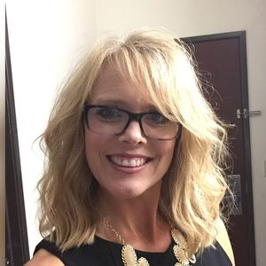 Meet your Posher, Miki